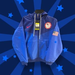 Nike Sportswear Team USA
Windrunner Men's Woven size Small